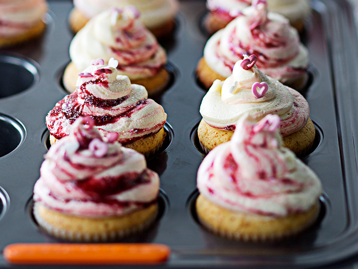 White Chocolate Cupcakes With Raspberry Icing